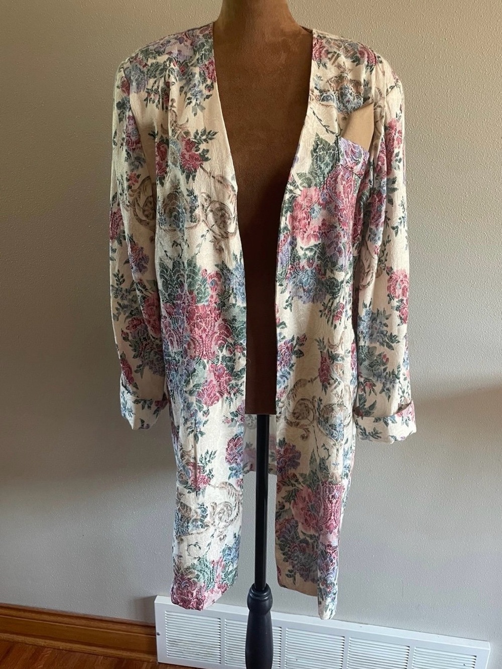 Vintage 80’s or 90’s Just in Thyme LTD open floral jacquard floral print blazer